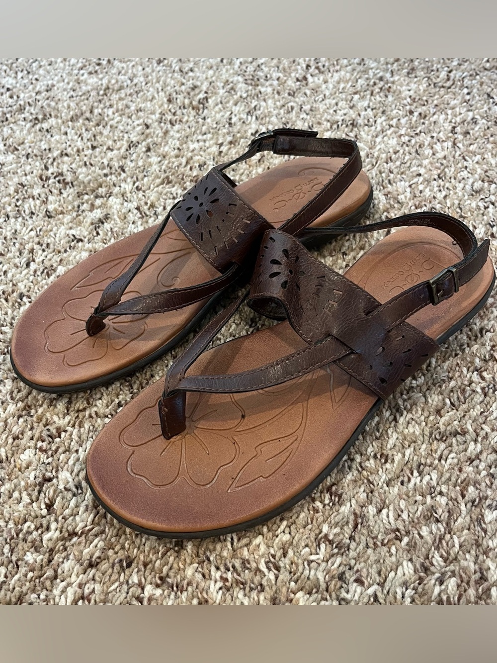 b.o.c. Born Concept Brown Leather Thong Sandal Buckle Slingback Womens Size 9